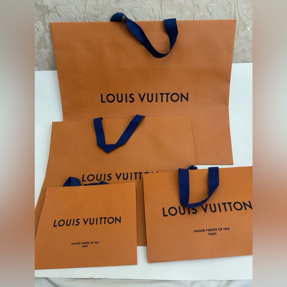 Louis Vuitton 4 assorted sizes Paper bags.